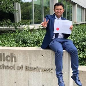 Meet your Posher, Louis